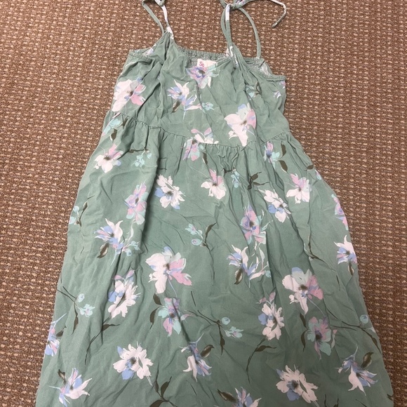 Dress - Picture 1 of 1